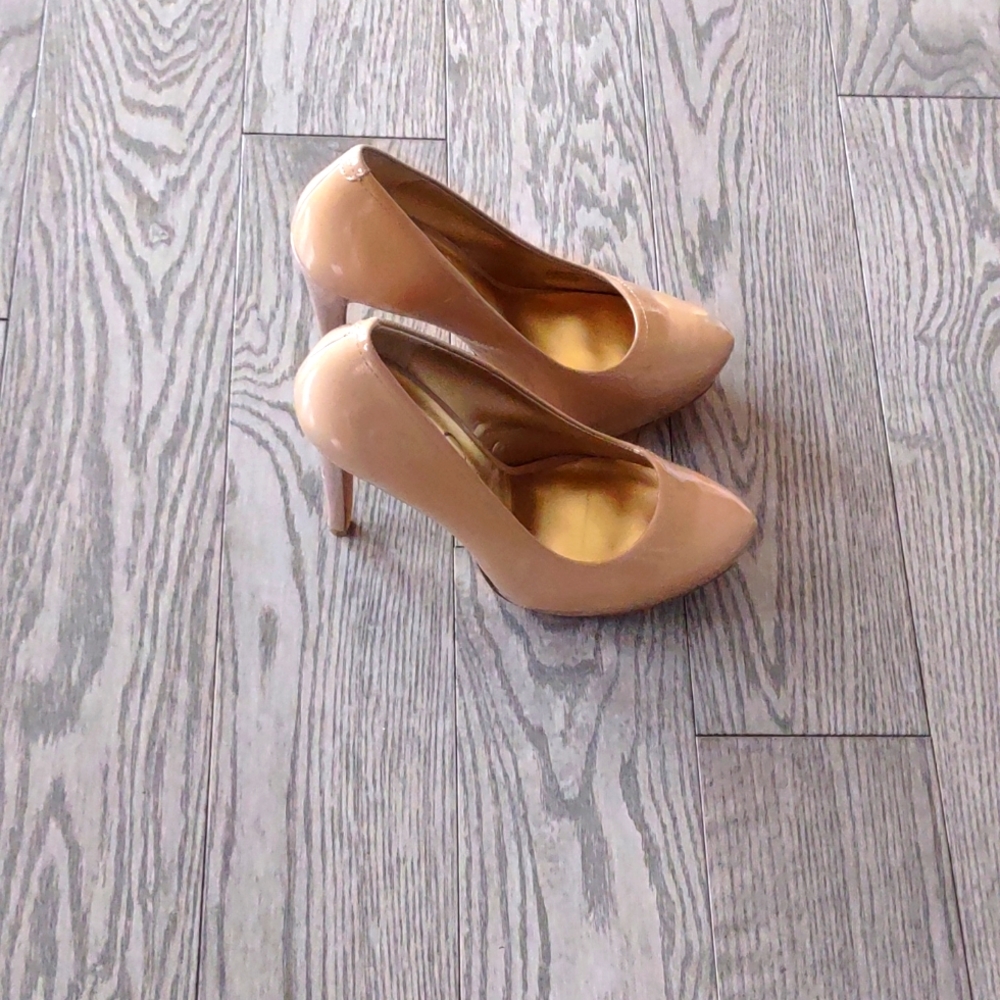 Beautiful high heels by Jessica Simpson 🍀⭐☘️